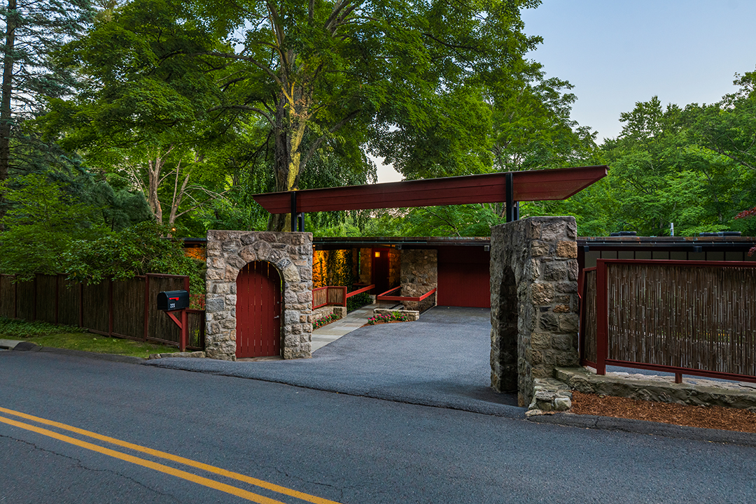 Late Jazz Icon Dave Brubecks One Of A Kind Wilton Ct Home Wants 2 75m Driveway