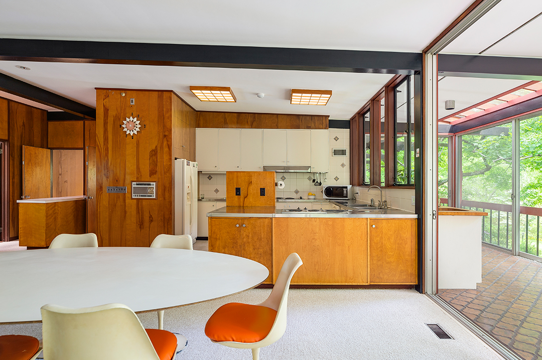 Late Jazz Icon Dave Brubecks One Of A Kind Wilton Ct Home Wants 2 75m Front Kitchen