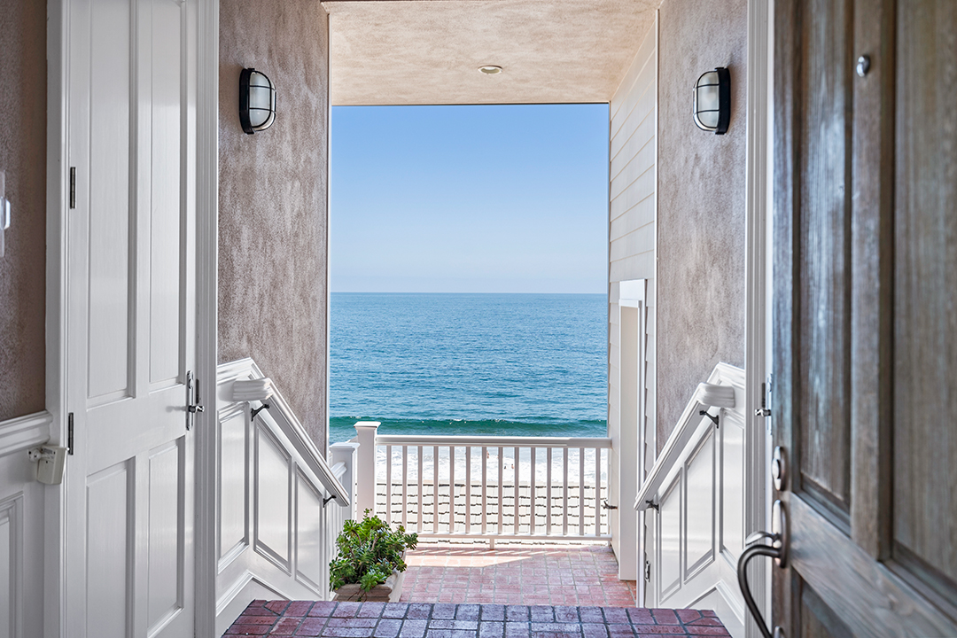 Modern Family Creator Steven Levitan Seeks 16m For Malibu Haven Beach