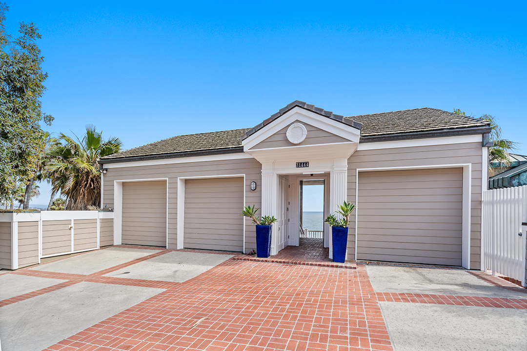 Modern Family Creator Steven Levitan Seeks 16m For Malibu Haven Driveway