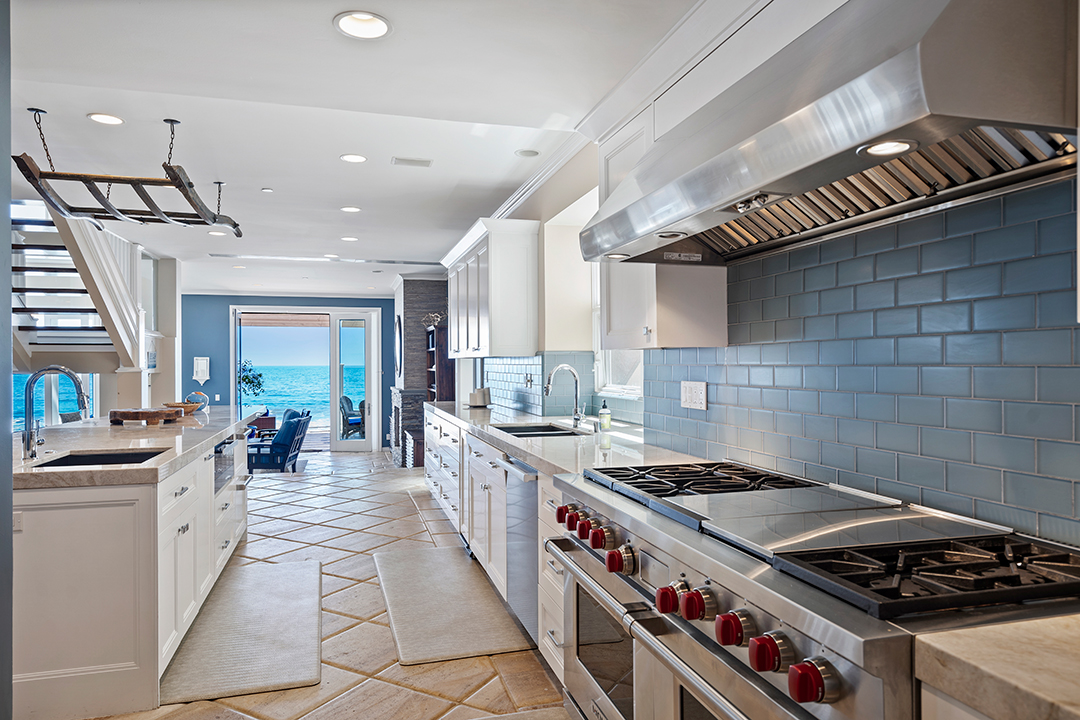 Modern Family Creator Steven Levitan Seeks 16m For Malibu Haven Kitchen B