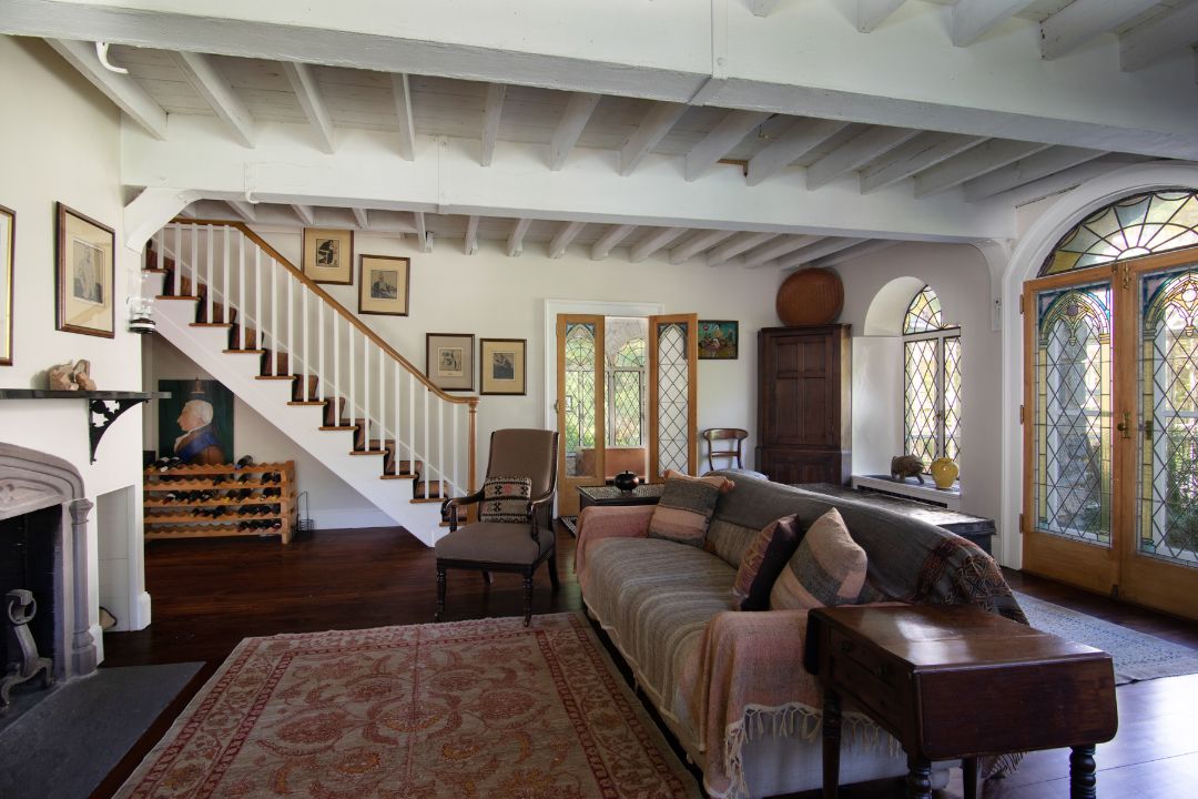 Morley Safer 60 Minutes Cheshire Ct Beamed Ceiling