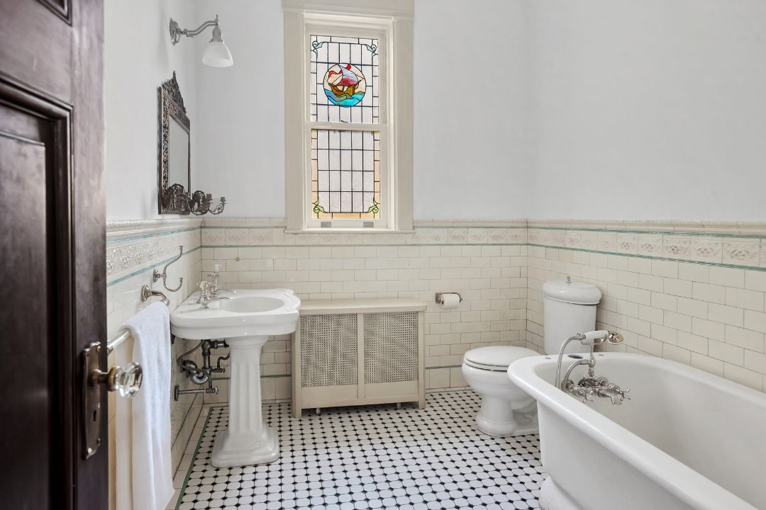 Pre War Prospect Park Brooklyn Townhouse Bathroom