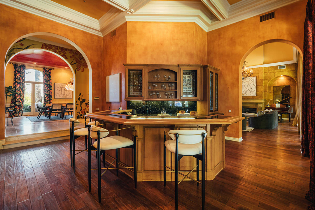 Rockstar Nikki Sixx Lists Bold Yet Serene Mediterranean Mansion For 5 6m Bar