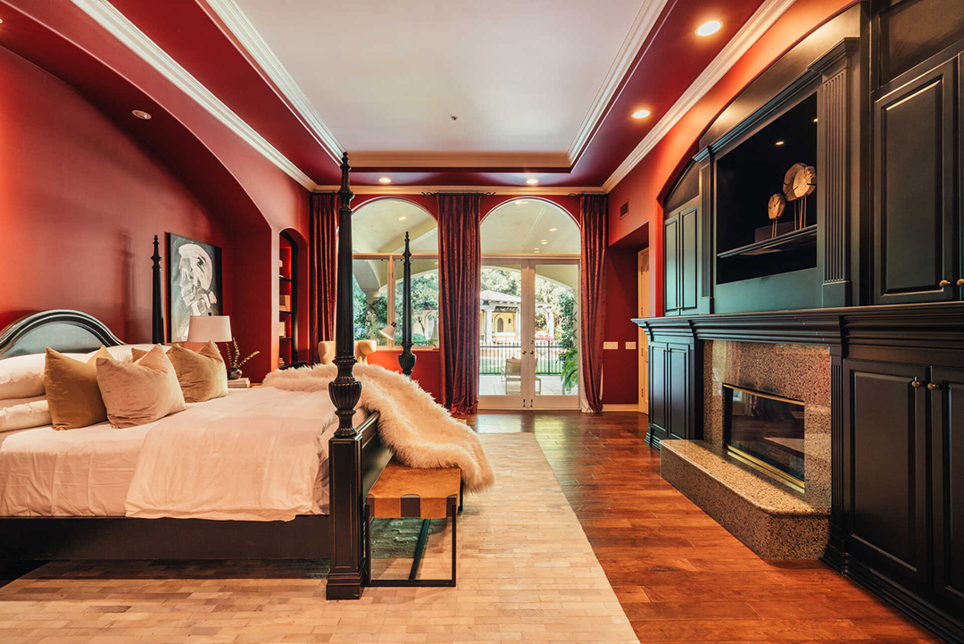 Rockstar Nikki Sixx Lists Bold Yet Serene Mediterranean Mansion For 5 6m Master Bedroom B