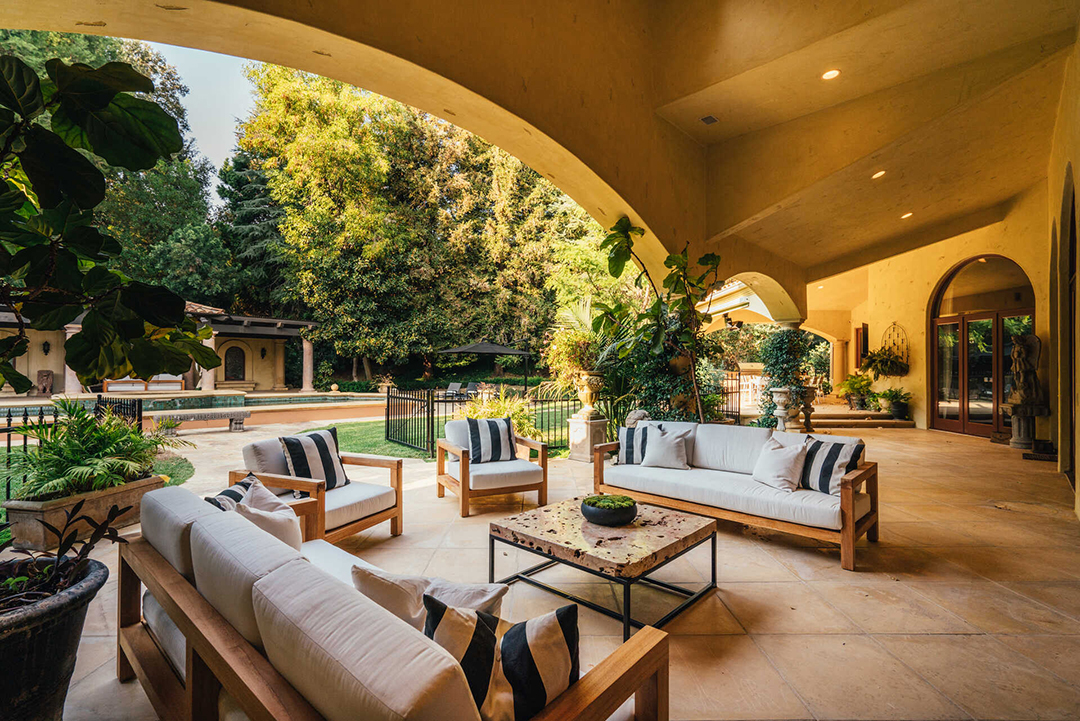 Rockstar Nikki Sixx Lists Bold Yet Serene Mediterranean Mansion For 5 6m Outside B