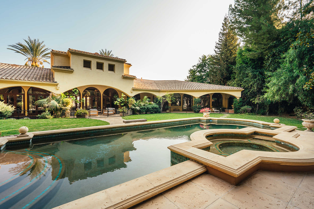 Rockstar Nikki Sixx Lists Bold Yet Serene Mediterranean Mansion For 5 6m Pool C