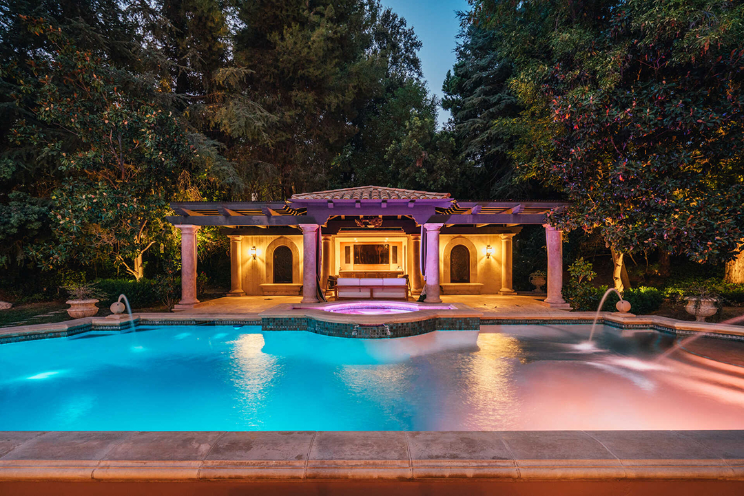 Rockstar Nikki Sixx Lists Bold Yet Serene Mediterranean Mansion For 5 6m Pool