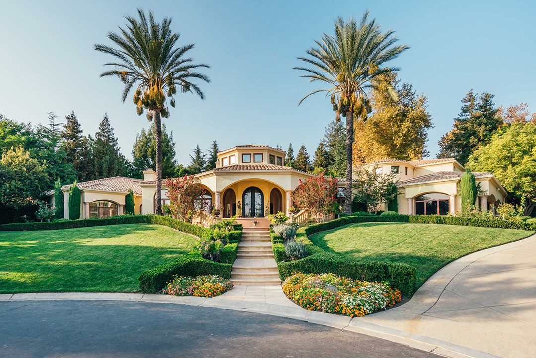 Rockstar Nikki Sixx Lists Bold Yet Serene Mediterranean Mansion For 5 6m Walkway