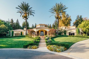 Rockstar Nikki Sixx Lists Bold Yet Serene Mediterranean Mansion For 5 6m Walkway
