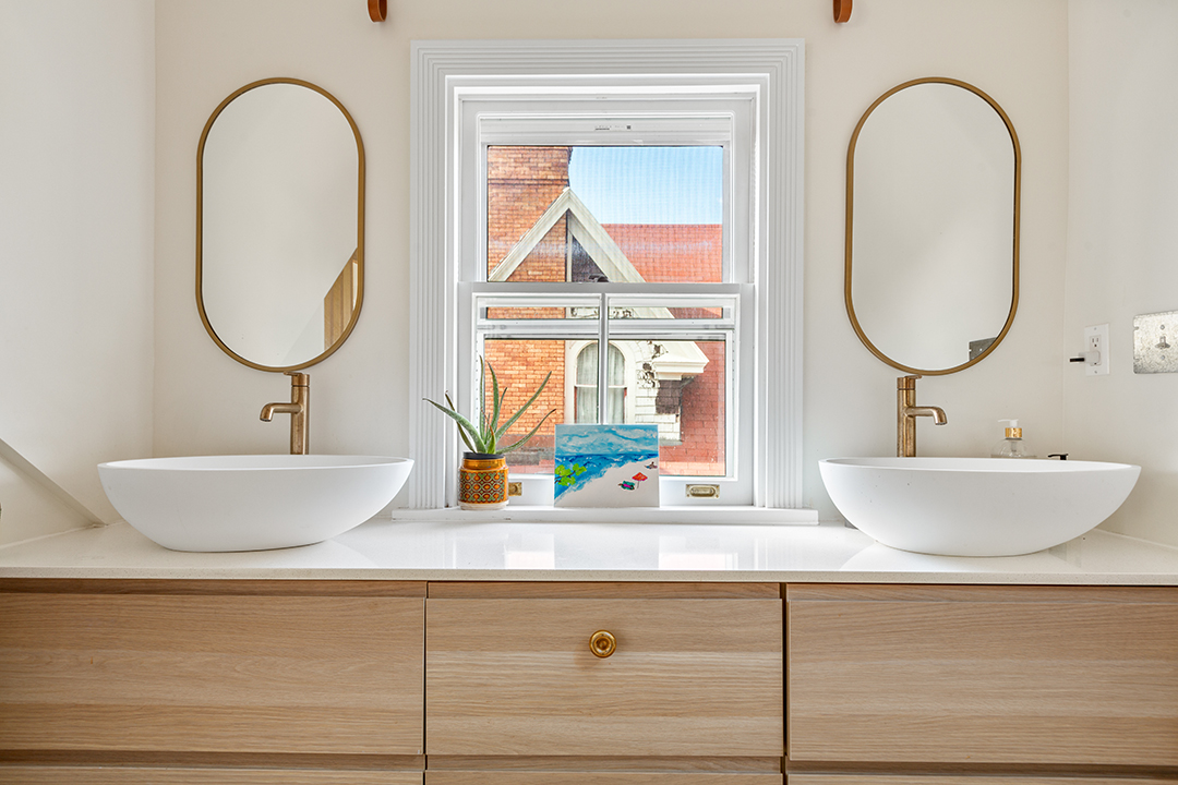 Step Inside An Eclectic And Airy Brooklyn Home Listed For 3 2m Mirrors