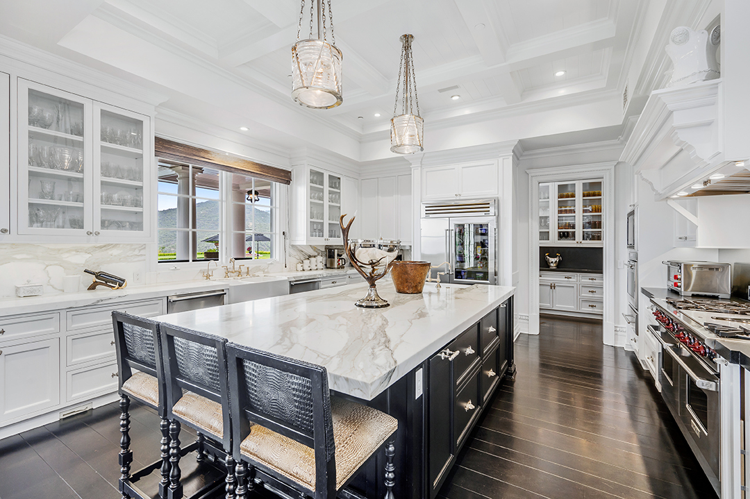 Wayne Gretzky Lists A Great Mansion In Thousand Oaks For 23m Kitchen