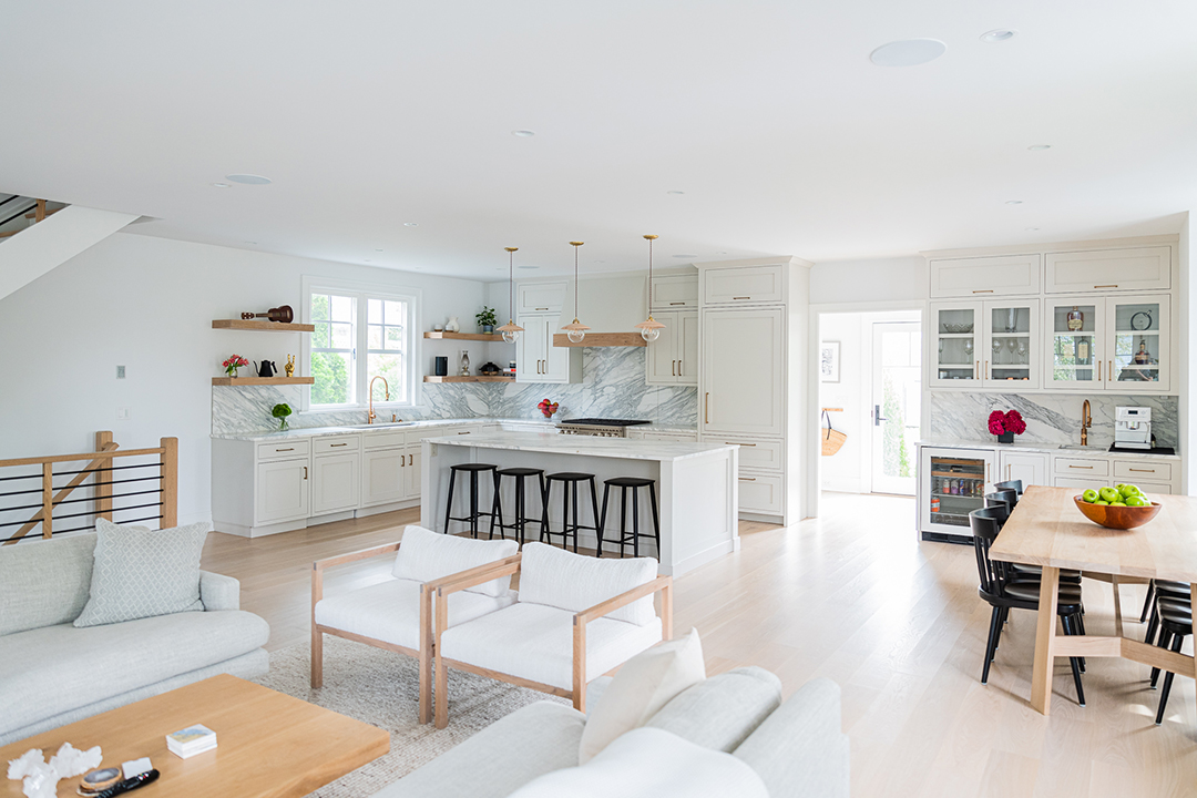 Young Familys Rowayton Home Balances Timeless Elegance And Trends Nukitchens Living Room