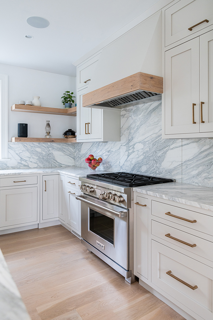 Young Familys Rowayton Home Balances Timeless Elegance And Trends Nukitchens Stove