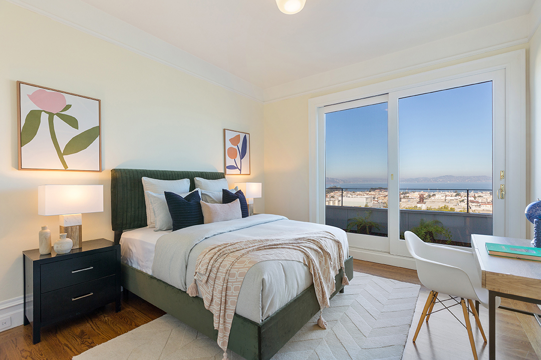 Winona Ryder San Fran Home Guest Bedroom