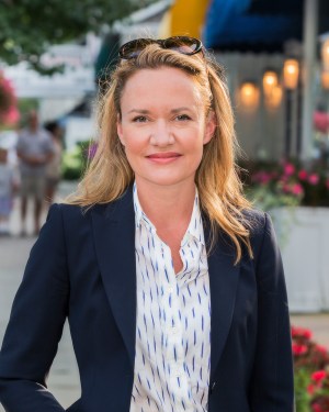 Ballerina Turned Broker Get To Know Deirdre Devita Headshot