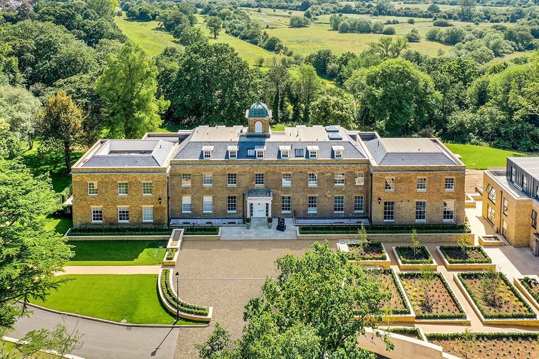 Crown Connections Country Manor Queen Elizabeth I Visited Offers 25 Luxury Apartments Exterior