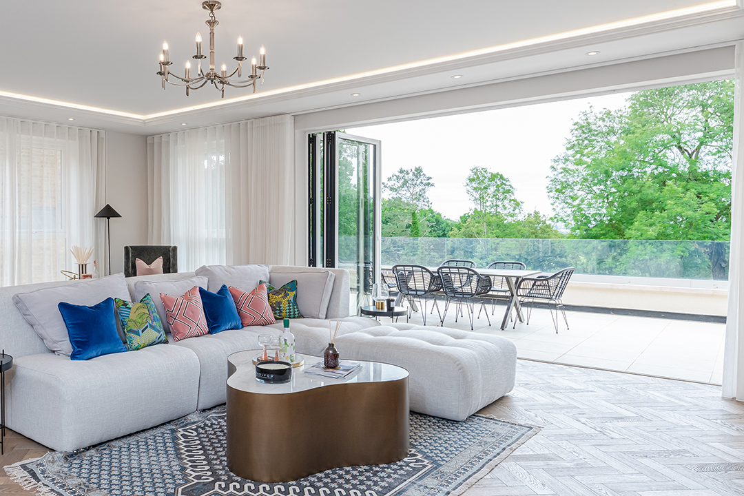 Crown Connections Country Manor Queen Elizabeth I Visited Offers 25 Luxury Apartments Living Room