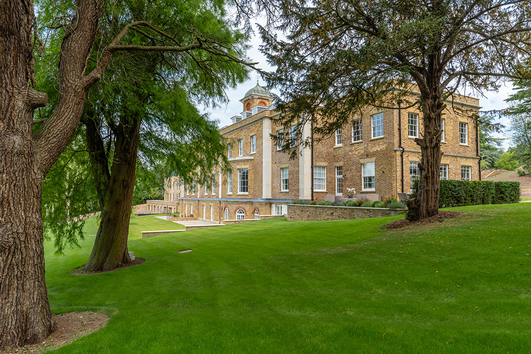 Crown Connections Country Manor Queen Elizabeth I Visited Offers 25 Luxury Apartments Trees
