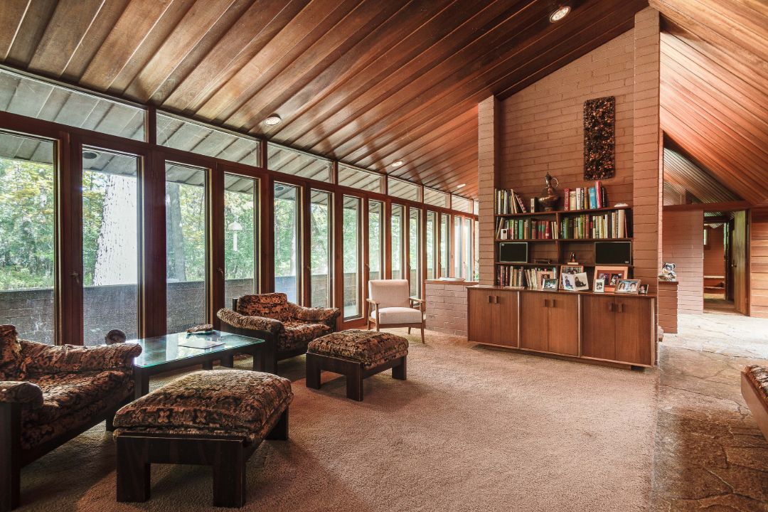 Frank Lloyd Wright Glenview Illinois Living Room II