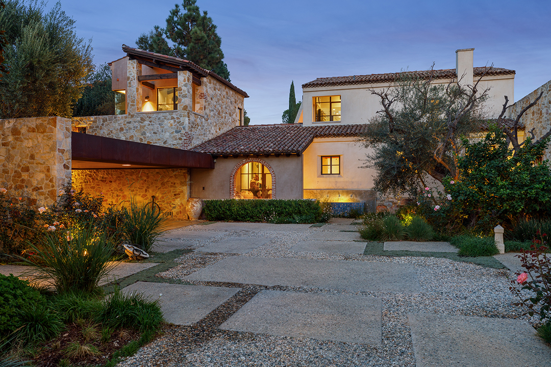 Masterful Tuscan Style Villa With Modern Twists Lists Asks 20m In Beverly Hills Driveway