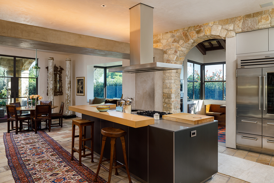 Masterful Tuscan Style Villa With Modern Twists Lists Asks 20m In Beverly Hills Kitchen B