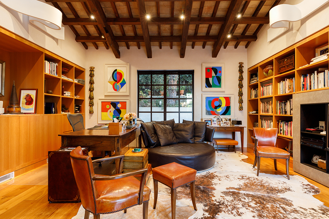 Masterful Tuscan Style Villa With Modern Twists Lists Asks 20m In Beverly Hills Library