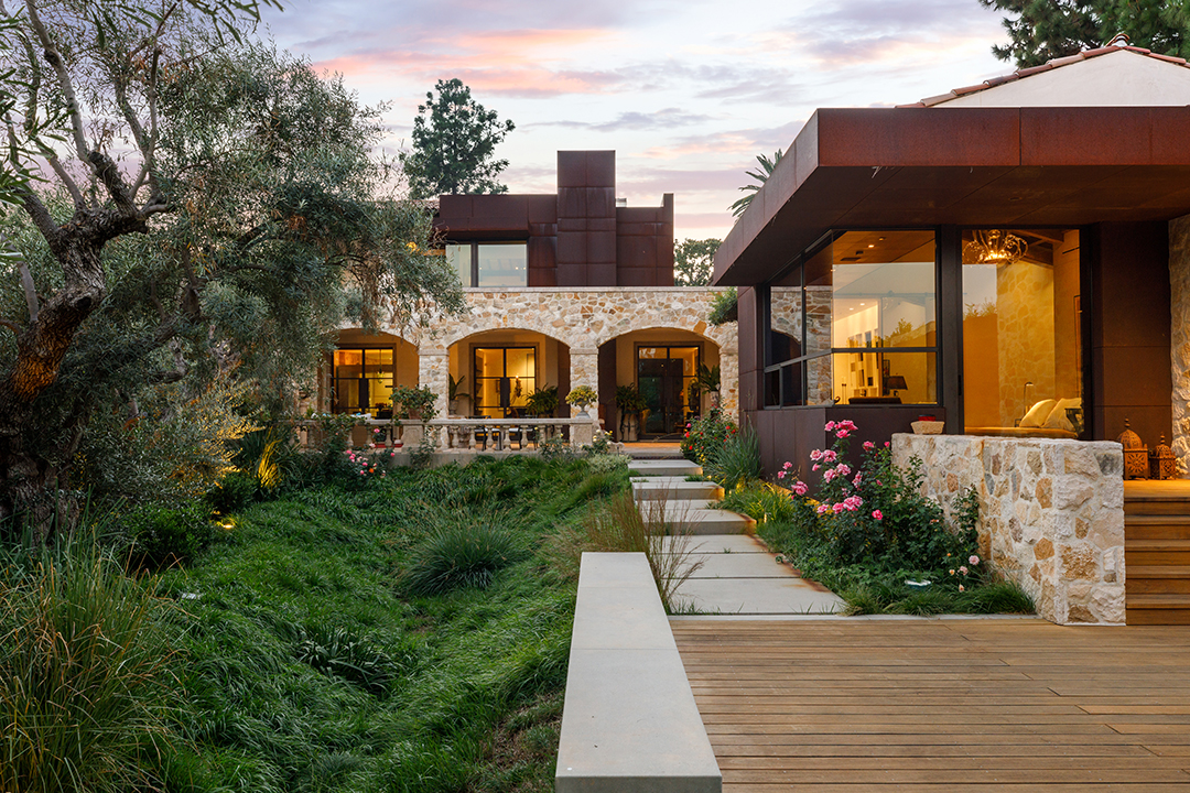 Masterful Tuscan Style Villa With Modern Twists Lists Asks 20m In Beverly Hills Outside