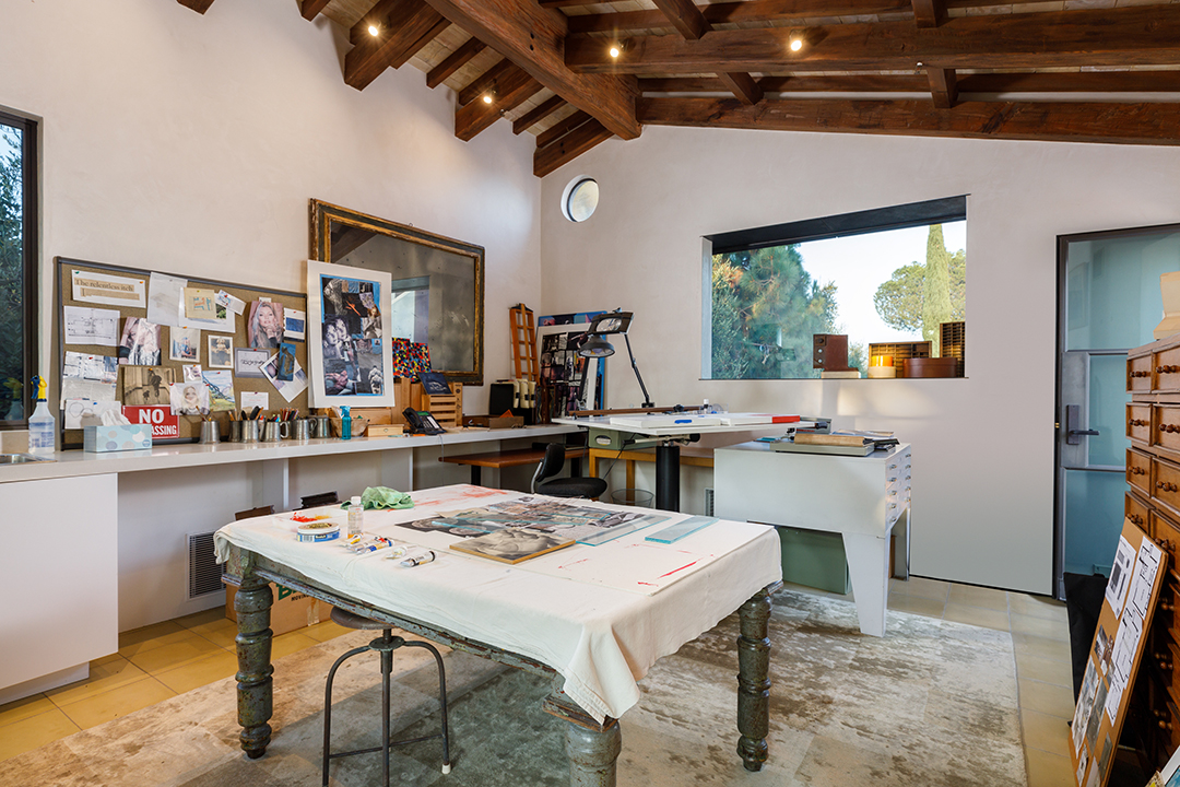 Masterful Tuscan Style Villa With Modern Twists Lists Asks 20m In Beverly Hills Studio