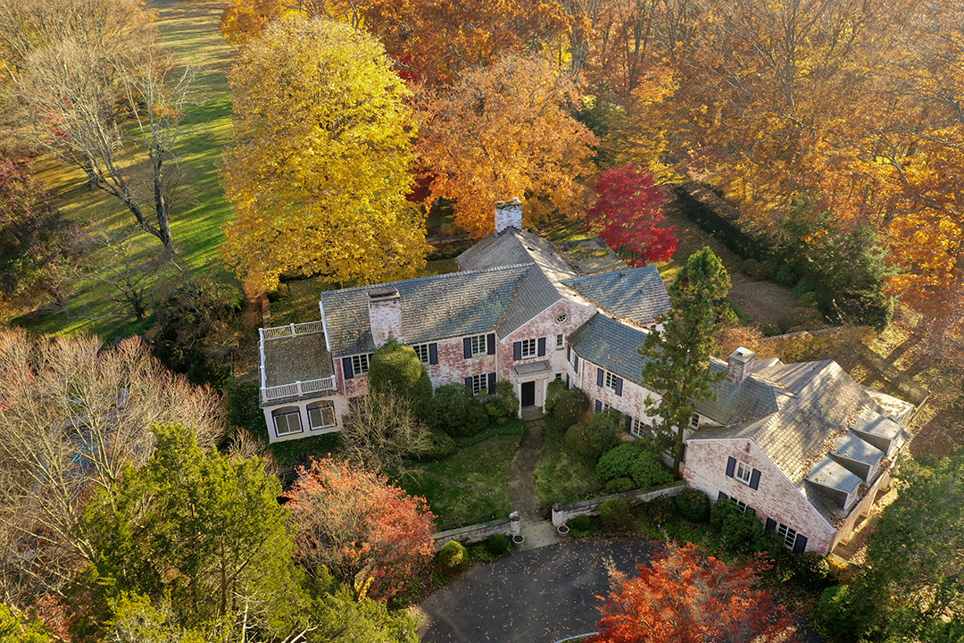 Paul Simons Secluded Haven In New Canaan Lists With A Fresh Price Aerial B