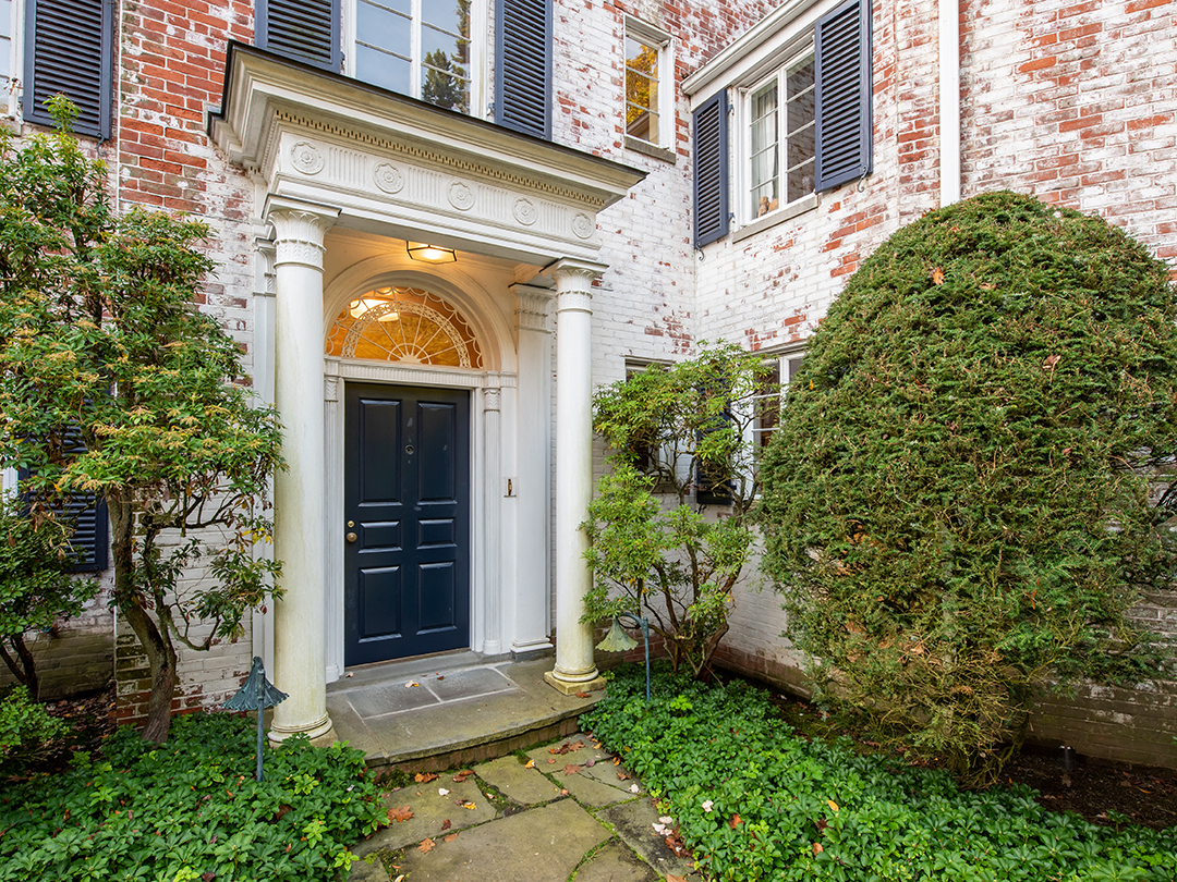 Paul Simons Secluded Haven In New Canaan Lists With A Fresh Price Door