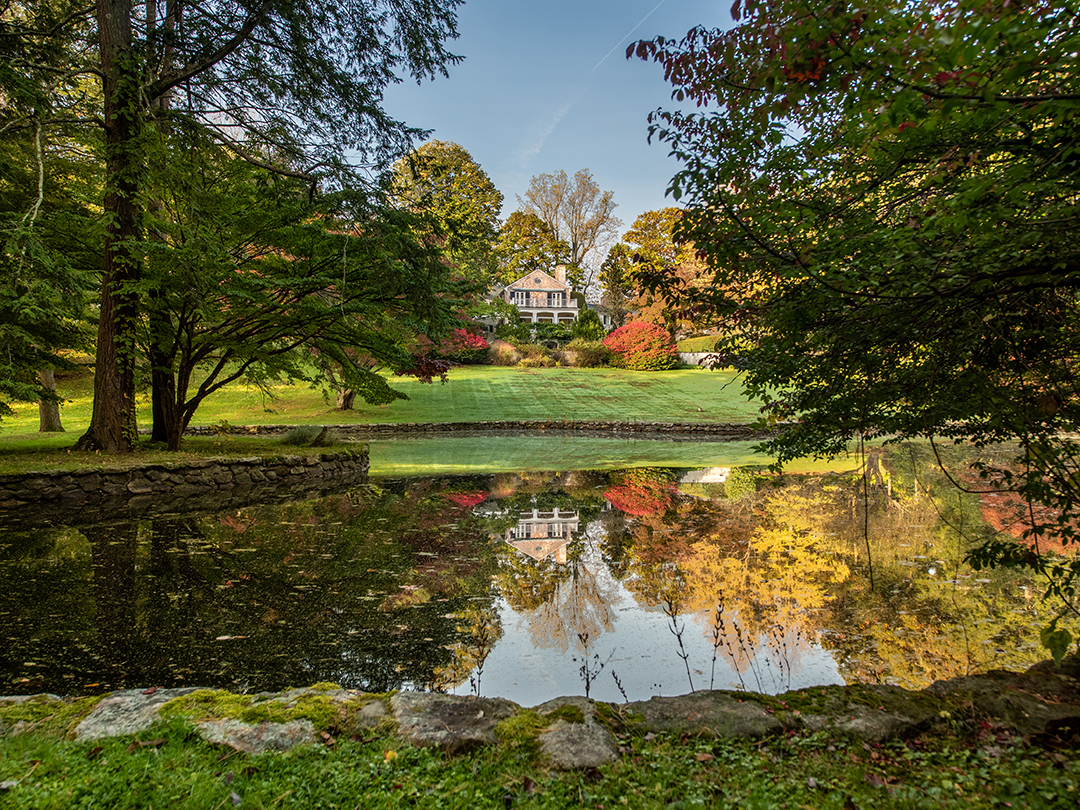 Paul Simons Secluded Haven In New Canaan Lists With A Fresh Price Pond