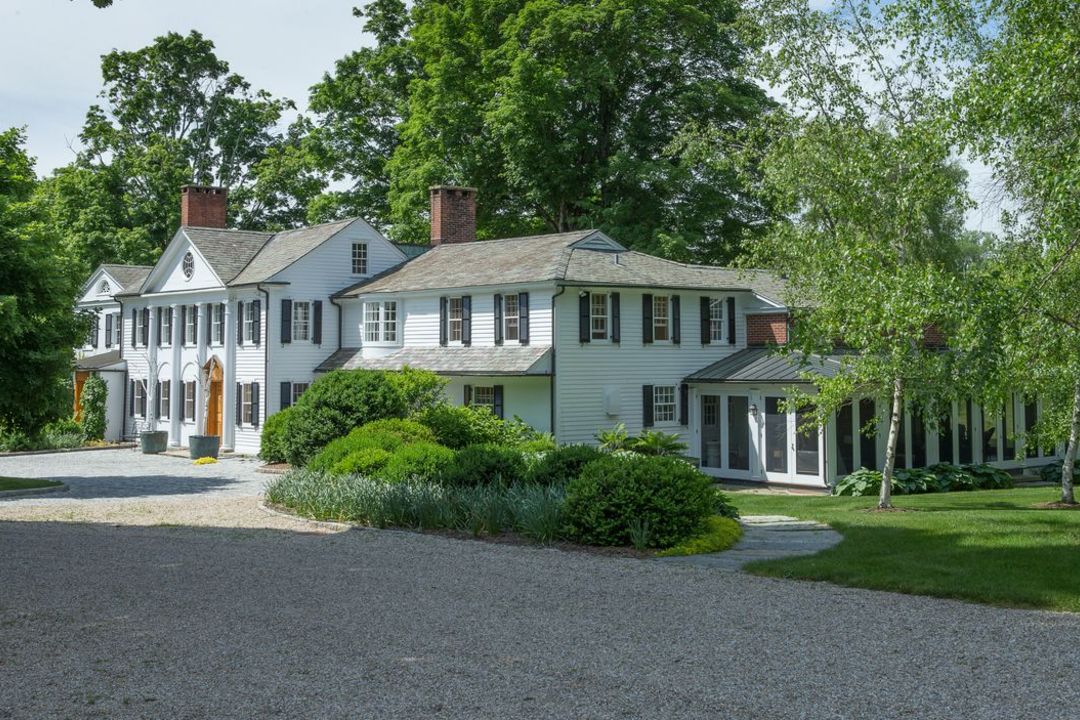Sharon Ny English Country Estate Driveway