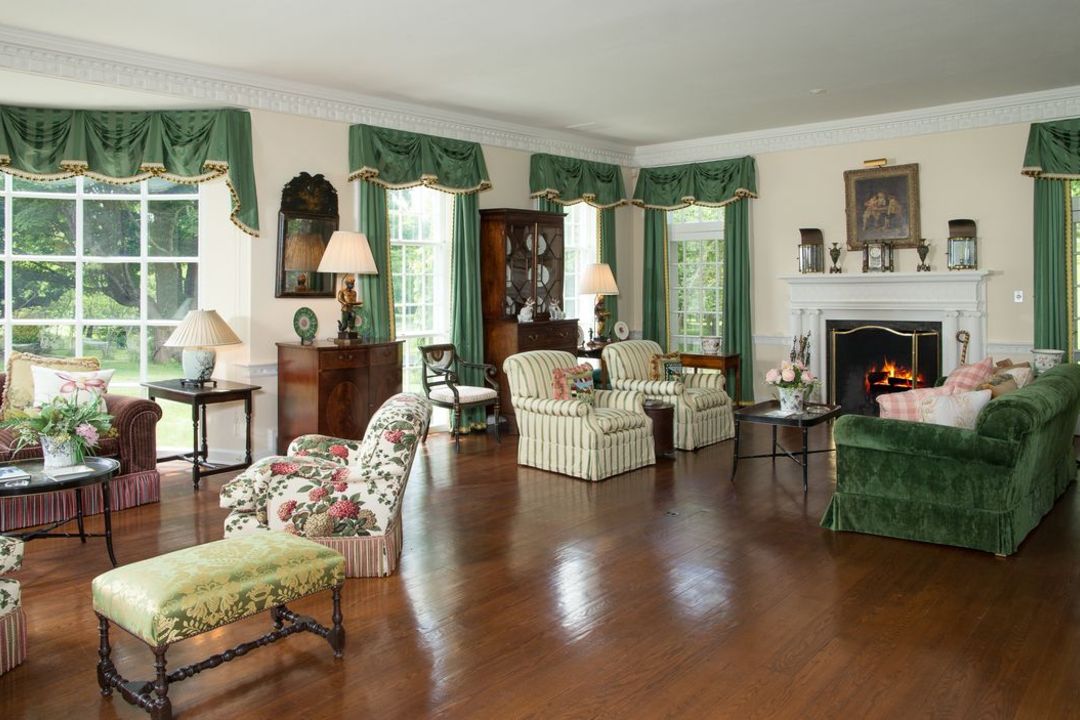 Sharon Ny English Country Estate Living Room