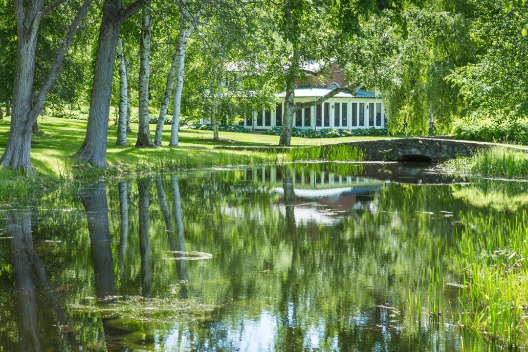 Sharon Ny English Country Estate Pond II