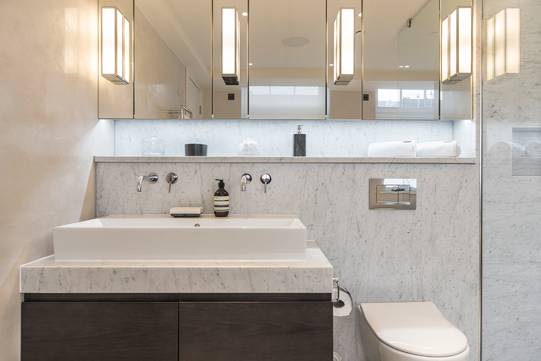 Singer Ellie Goulding Puts Contemporary Stunner On The Market Bathroom