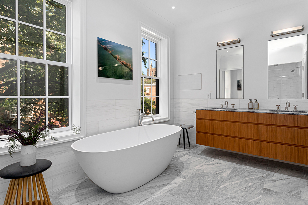 Step Inside A Historic Yet Contemporary West Village Townhouse Seeking 16 5m Bath