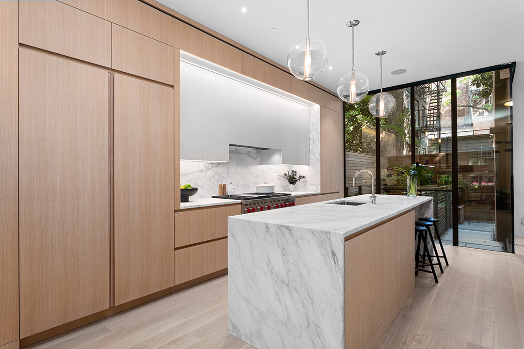 Step Inside A Historic Yet Contemporary West Village Townhouse Seeking 16 5m Kitchen