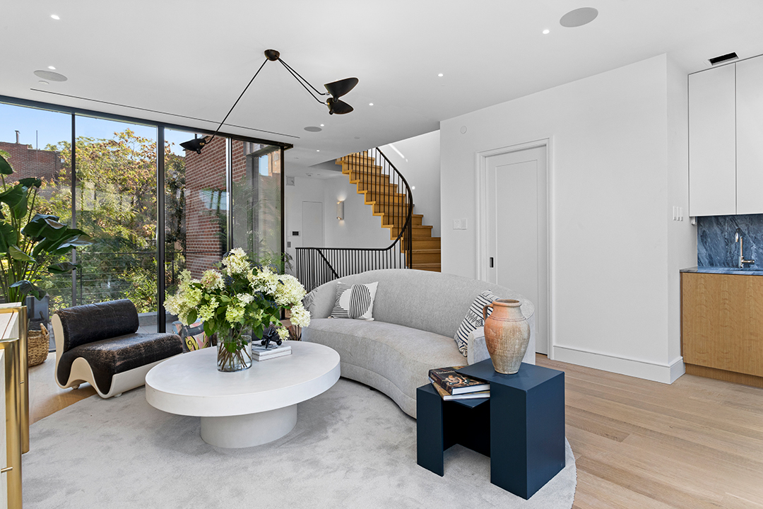 Step Inside A Historic Yet Contemporary West Village Townhouse Seeking 16 5m Living Room B