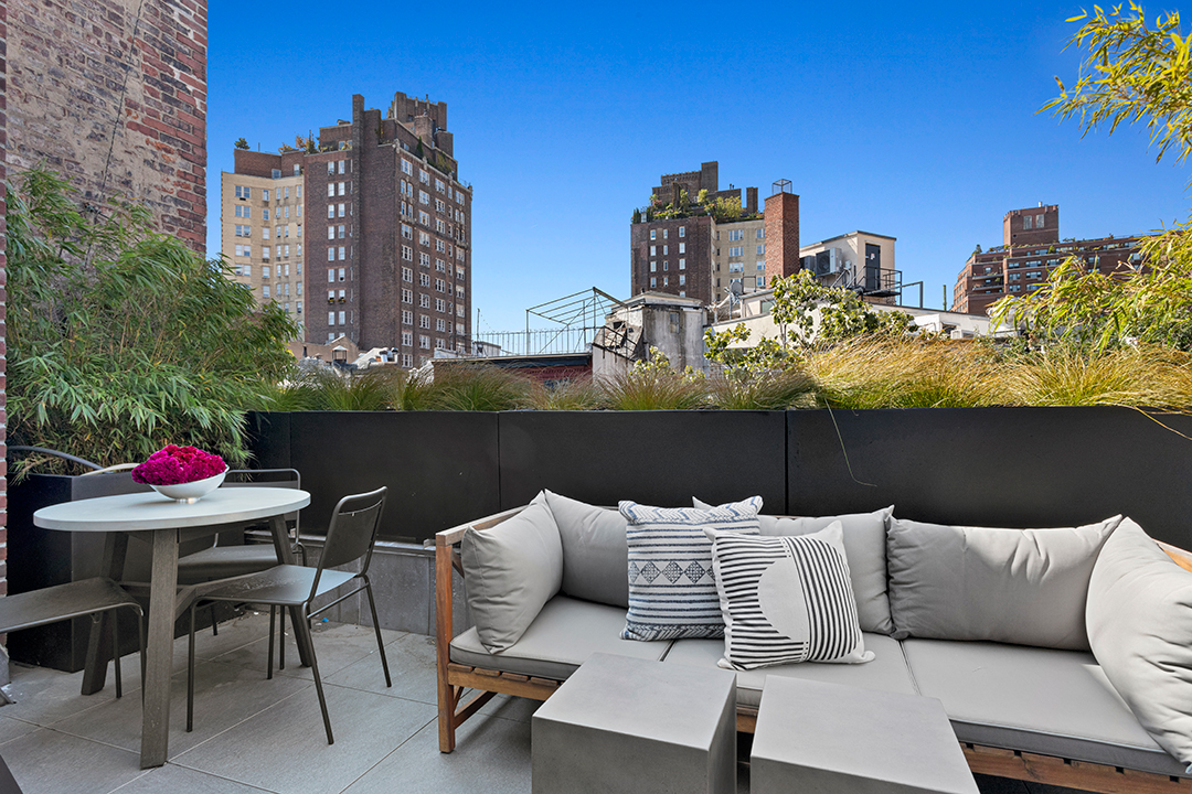 Step Inside A Historic Yet Contemporary West Village Townhouse Seeking 16 5m Roof B