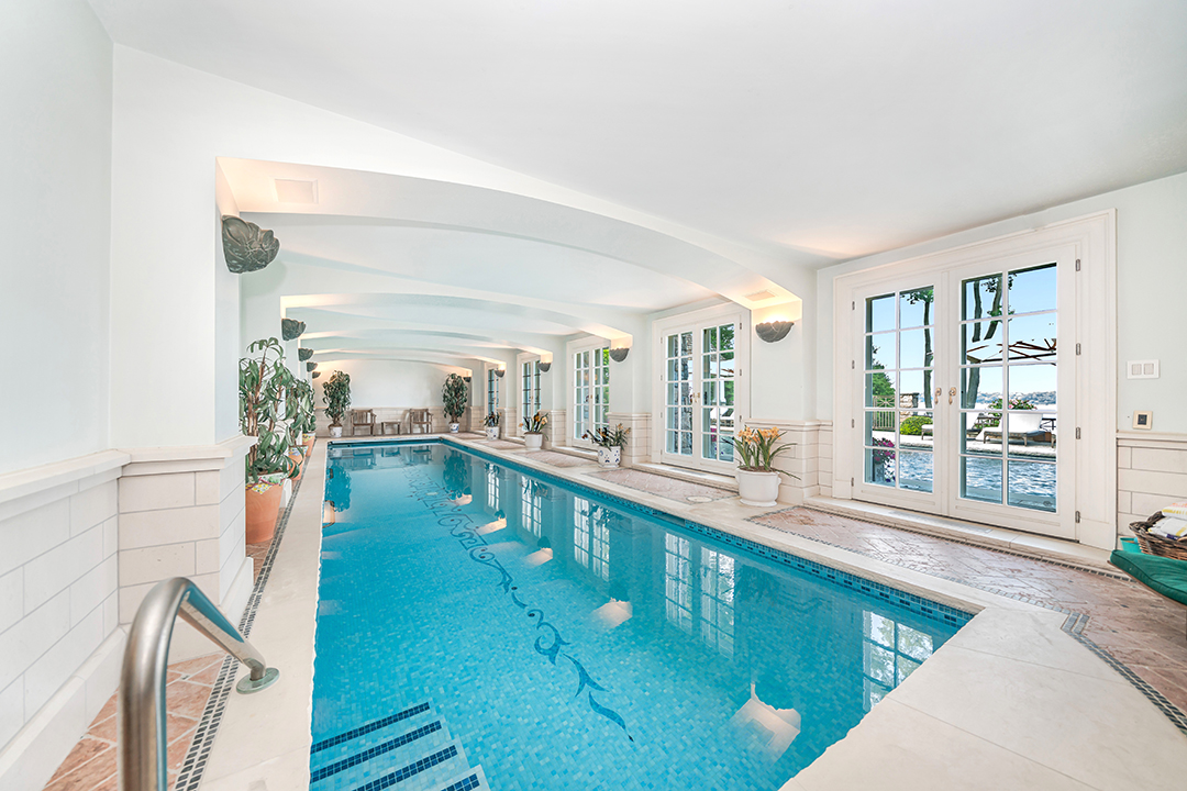 1 Swan Landing Great Neck Indoor Pool