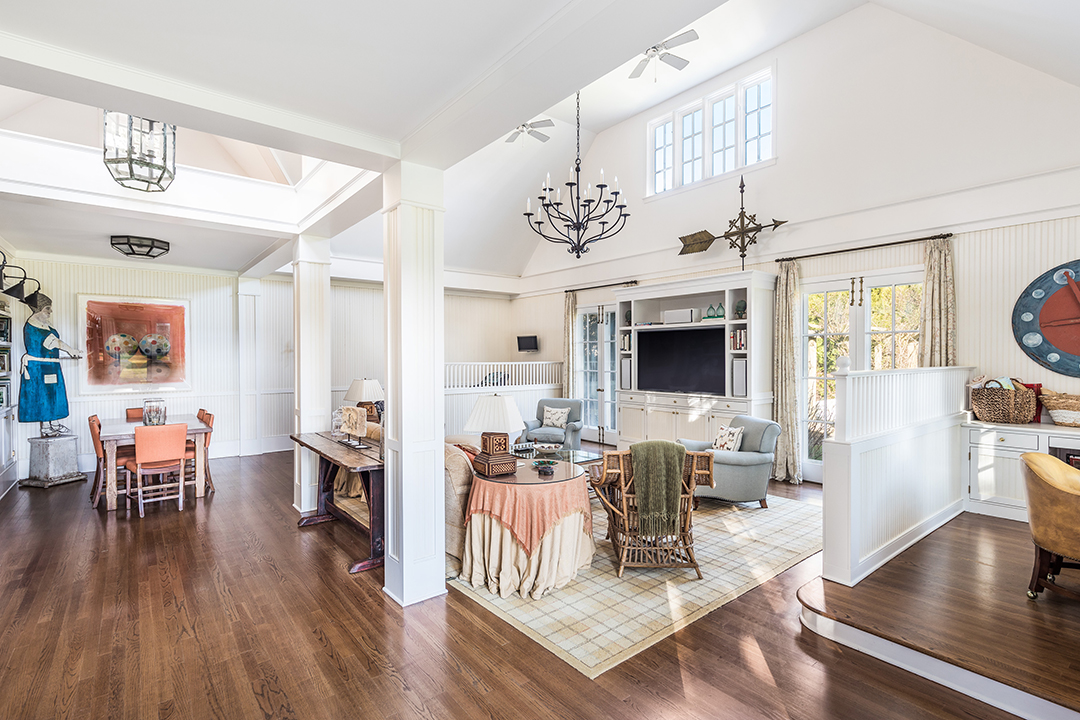Actress Candice Bergens East Hampton Home Lists For The First Time 72 Lily Pond Lane Grand Room
