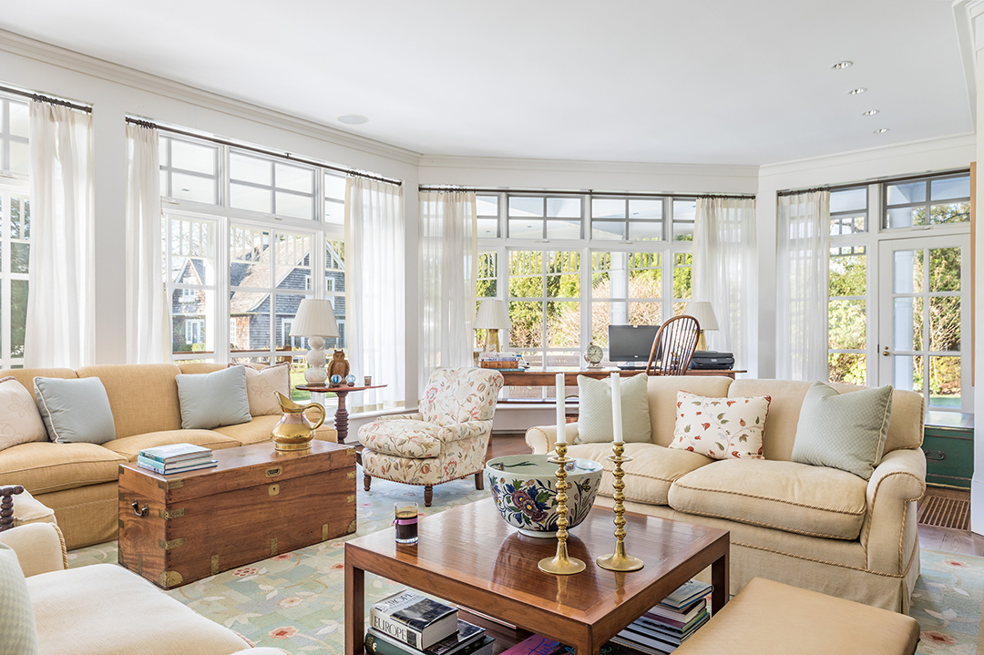 Actress Candice Bergens East Hampton Home Lists For The First Time 72 Lily Pond Lane Living B