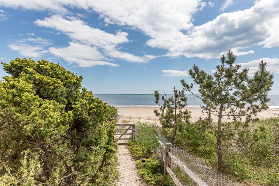 Bernie Madoff Montauk Beach House Beach Path