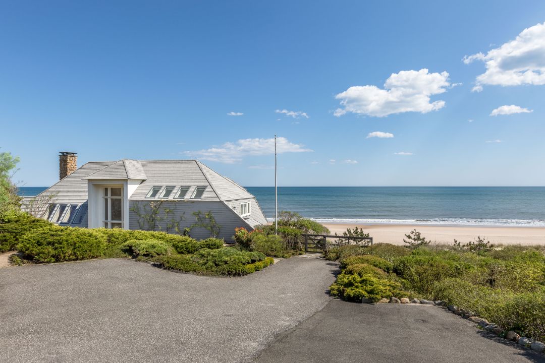 Bernie Madoff Montauk Beach House Driveway
