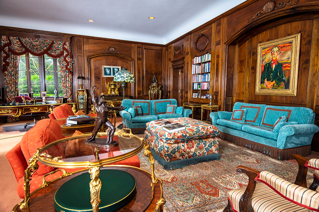 British Billionaire Lists Lakefront Florida Mansion With Hidden Treasures Study 1