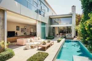 Emilia Clarke Venice Sale 02