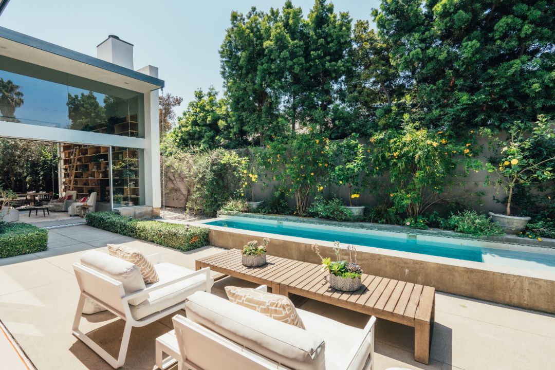 Emilia Clarke Venice Sale Poolside