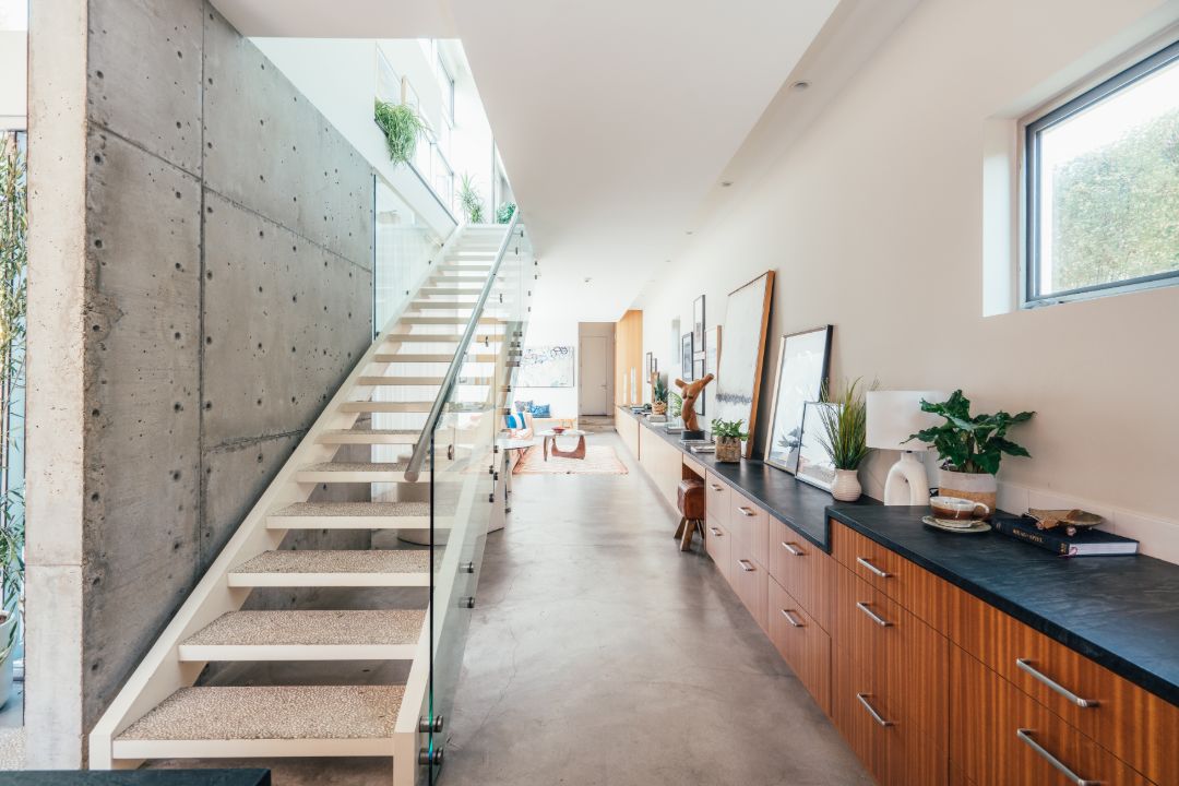 Emilia Clarke Venice Sale Stair