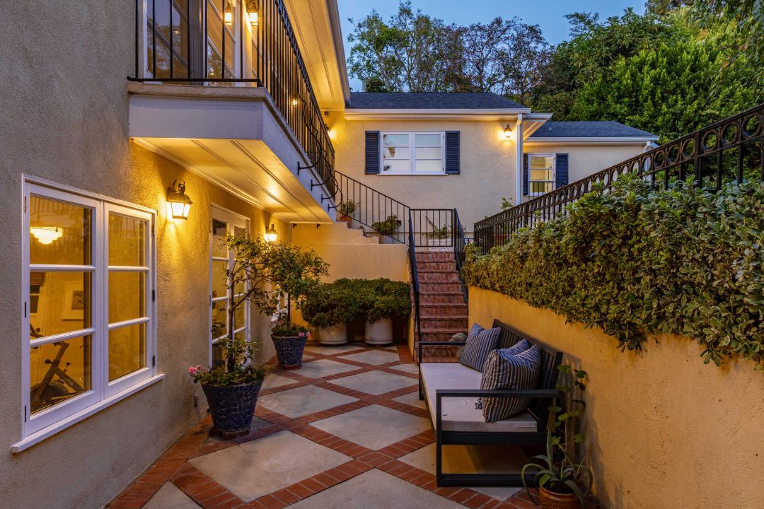Estelle Getty Golden Girls Los Angeles Home Outdoor Space